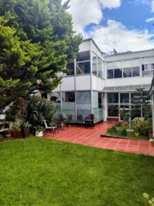 Hogar geriátrico por Niza, al norte de Bogotá