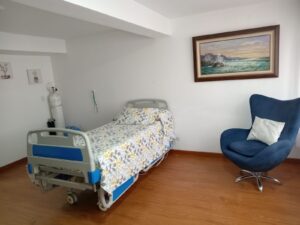 Habitación en hogar geriátrico ubicado en Bogotá, barrio Alhambra, Suba