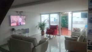 Zonas comunes en hogar geriátrico ubicado en Bogotá, barrio Alhambra, Suba
