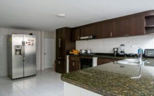 Cocina de hogar geriátrico en Bogotá, localidad Suba, Niza