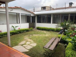 Hogar geriátrico por Villa Magdala en el norte de Bogotá