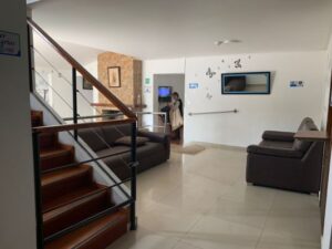 Hogar geriátrico por Villa Magdala en el norte de Bogotá