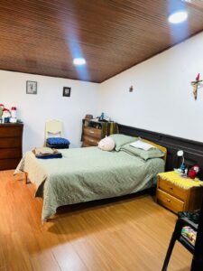 Hogar geriátrico en barrio Alhambra, norte de Bogotá